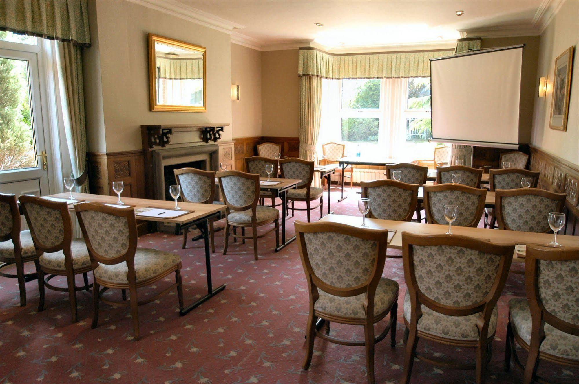 The Lodge Duxford Perniagaan gambar